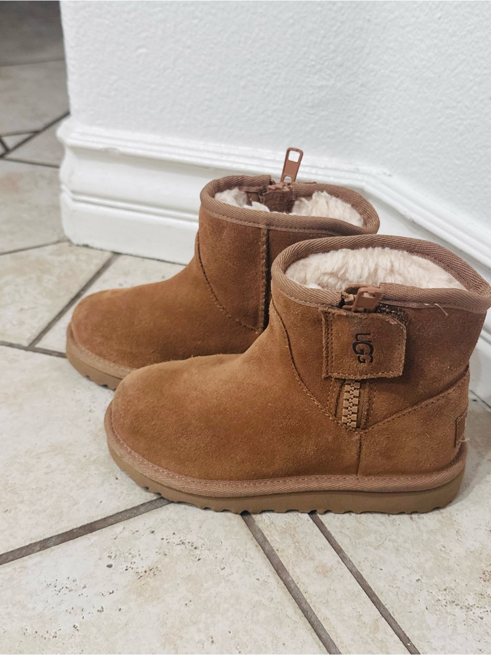 UGG Adri Classic Mini Boot - Kids